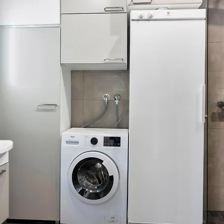 Levin Ahmahovi 2b By Interhome Levi